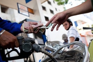 Bộ Công Thương đề nghị tăng thuế xăng dầu có lộ trình, từ 500 đồng/lít